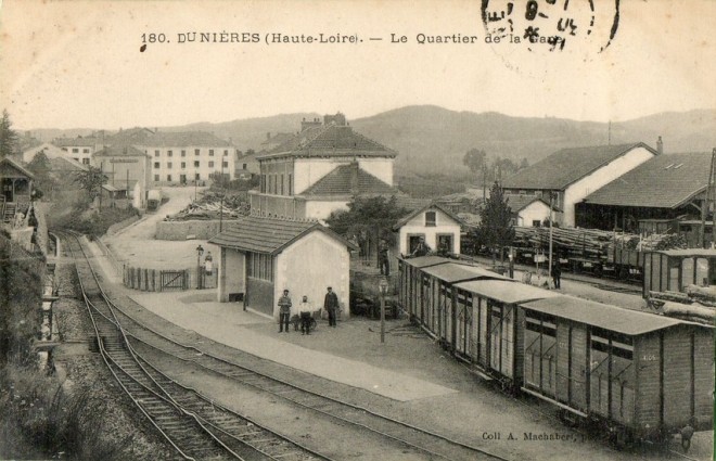 43 - DUNIERES LE QUARTIER DE LA GARE.jpg