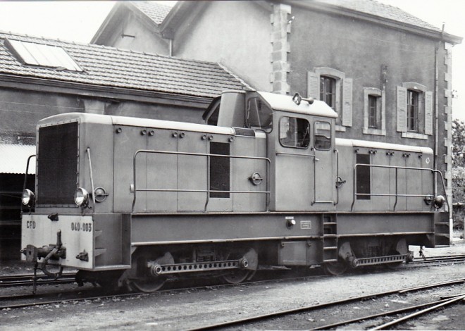 07 - Le Cheylard Train Locotracteur CFD 040 003 Le 26-10-1968.jpg