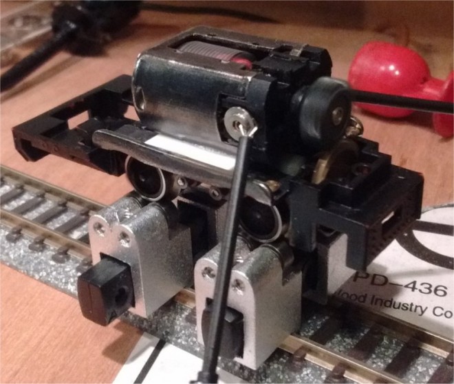 Jouef V10 moteur Mabuchi 01 extrait.jpg