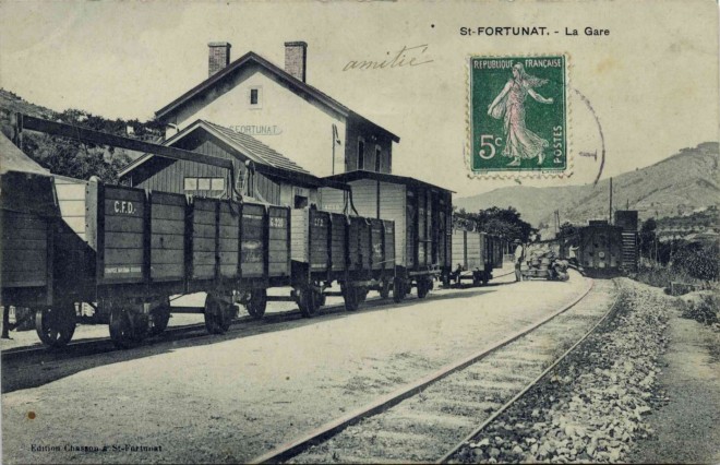 07 - Saint-Fortunat-sur-Eyrieux La gare.JPG