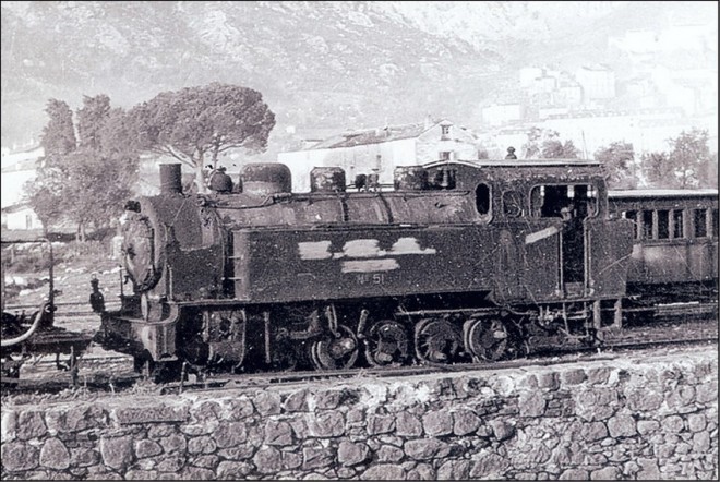 20 - Corse , CORTE - Locomotive à vapeur.jpg