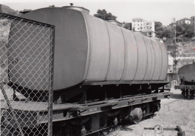 20 - Gare de Bastia - Un Wagon Citerne - 1950 - 1960.jpg