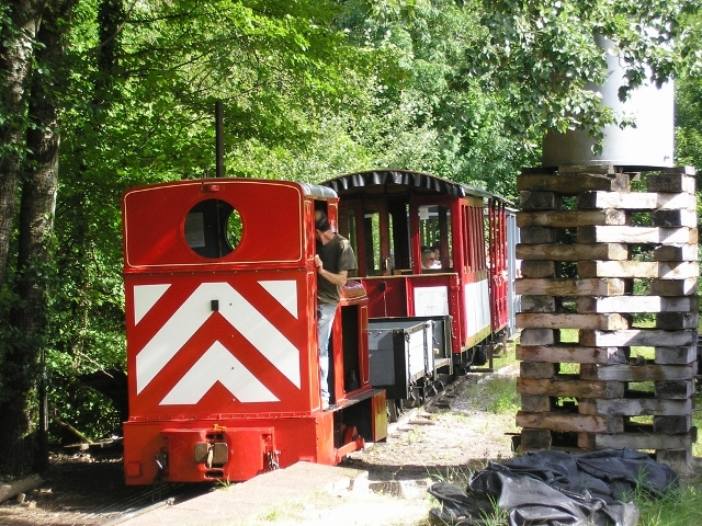 tacot des lacs : passage du train