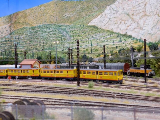 02 DéJiPé (Jean Pierre Dereux) Tren Groc (Le Train Jaune)
