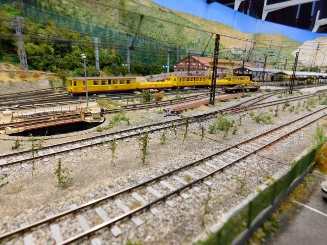 06 DéJiPé (Jean Pierre Dereux) Tren Groc (Le Train Jaune)