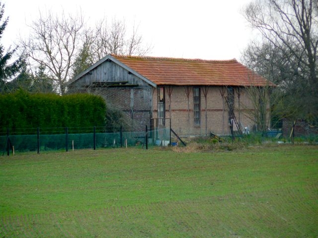 06 OFFOY Remise (seule subsistante Ham-Péronne)