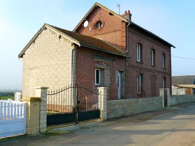 11 Catigny Gare