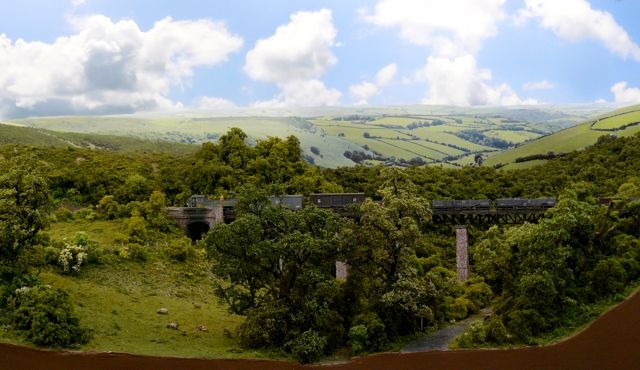 08 East Lyn Viaduct Train