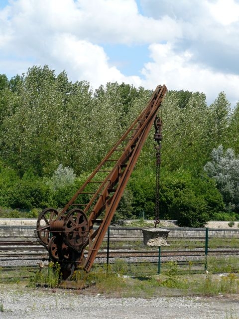 04 Fismes ex-Cour Marchandises GRUE prox Gare CBR