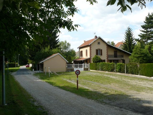 03 Courville gare CBR N49.16.370 E003.41.927