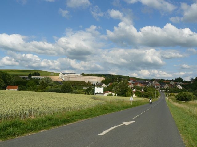 01 Serzy et Prin Entre Céréalicukture et Champagne (Coop.) Ligne Vallée sur la Droite