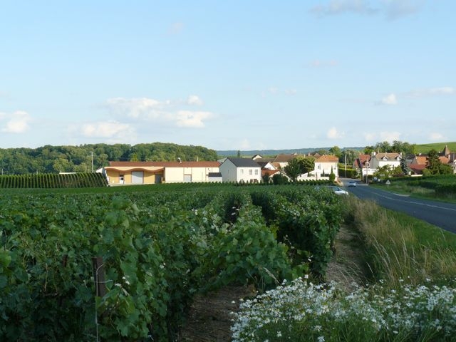 09 Plateforme en accotement à gauche de la Route