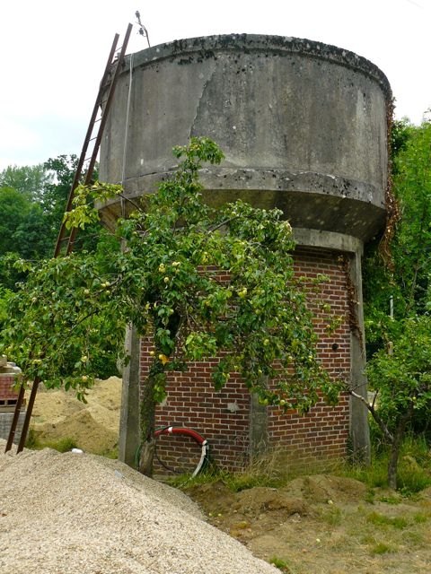 Tancourt-Vaurezis Chateau d'eau 02