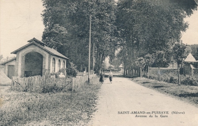 S.E. Nièvre Saint-Amand en Puisaye Remise Avenue de la Gare