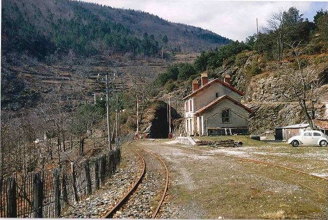 CFD Lozère St-Frézal de Ventalon Gare 1968 2 Jours après Fermeture Grandguillaume + Renaut