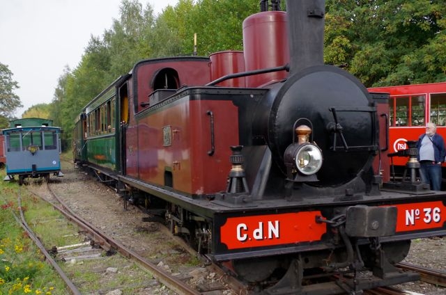 4 MTVS 04.10.15 030T CdN Lulu + train
