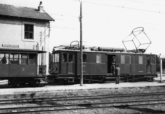 CF Camargues Fourgon-Automoteur V4 Gare de Bouillargues PK9 sur Nimes-Arles et Origine de la ligne pour Saint Gilles 04.1948 Photo Chapuis 01