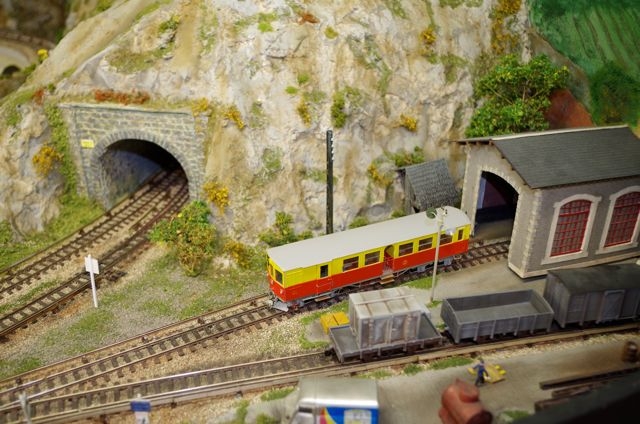 4 Train Jaune HOm AMALThues Gare RAMMA 2015