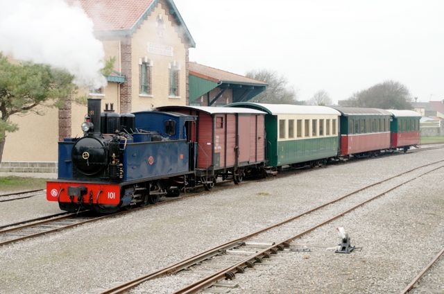8 CFBS 17.12.16 Train du Pére Noël Saint Valery-Cayeux 130T Pinguely