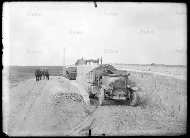 CDA Nord-Est Cuisy-en-Almont brunehaut Maison Bleue Chargement Camion-Bennes Charrettes Betteraves Fond Vergnol FRAD002 13Fi 0921 SAHSS