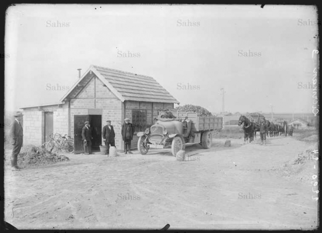 CDA Nord-Est Cuisy-en-Almont brunehaut Maison Bleue Chargement Camion-Bennes Charrettes Betteraves Bascule Fond Vergnol FRAD002 13Fi 0920 SAHSS