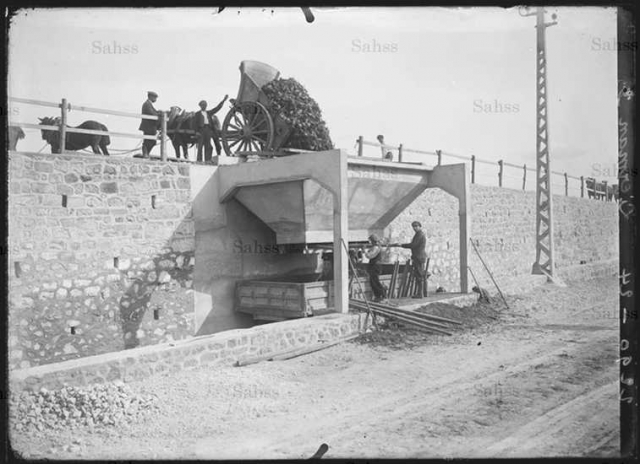 CDA Nord-Est Cuisy-en-Almont brunehaut Maison Bleue Chargement Camion-Bennes Charrettes Betteraves Fond Vergnol FRAD002 13Fi 0925 SAHSS