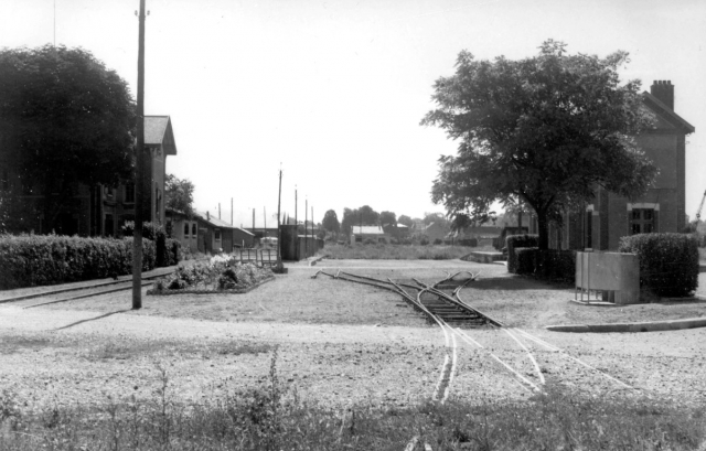 1956.07.07 Nord-Est RTA Soissons Dépot Batiment Administratif Arrière-Plan remise  Schnabel