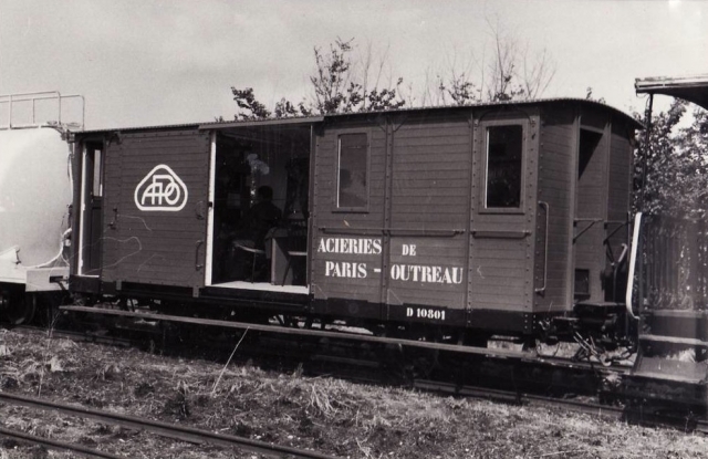 CFBS Fourgon D10801 ACIERIES PARIS-OUTREAU Photo Péréve 01