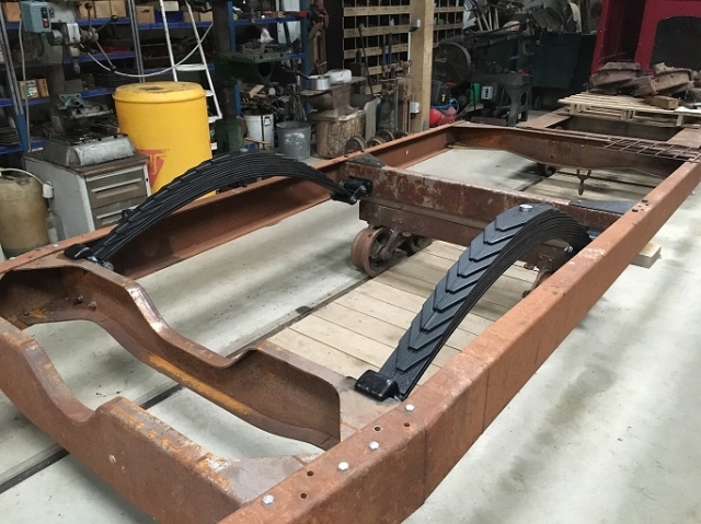 Lames suspension arrière en place