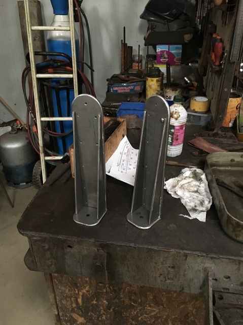 Supports radiateur préassemblés