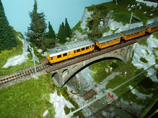 RhB2r