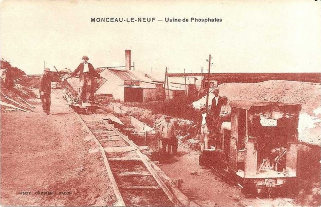 Faucouzy-Monceau (Aisne) Usines des Phosphates Locotracteur Bennes