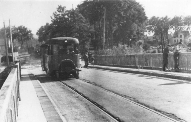 CSA Pétrolette (Autorail Tartary) Chateau-Thierry Pont sur la Marne Photo La Vie du Rail Coll Péréve 01