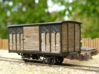 02 wagon Couvert S.E. (vieux bois)