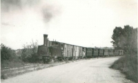 Yonne Sens Egreville 030T n°22 (Corpet 1913) train en rampe renfort en pousse Corpet n°26 - CF du Gatinais - 1946 Photo Laurent