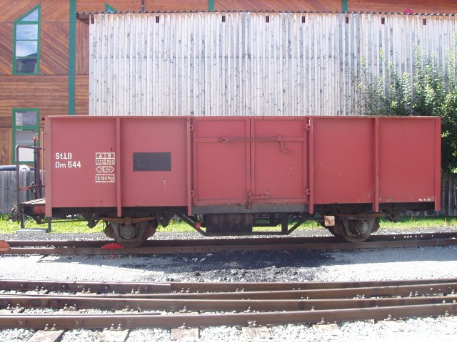 En gare de Tamsweg, le tombereau à 2 essieux Om 544 utilisé pour le ravitaillemnt en charbon des locomotives à vapeur