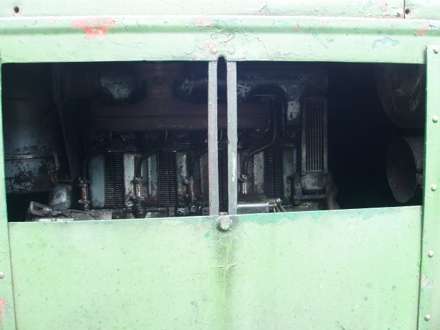 Gros plan sur le moteur du locotracteur VL BRAUBACH