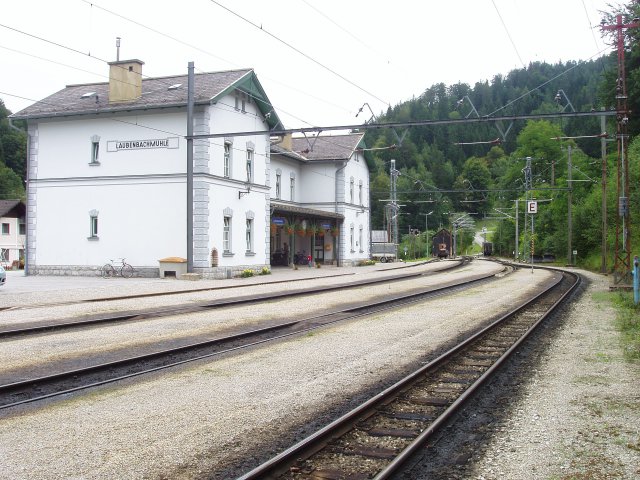 Vue de la gare de Lanbenbachmülhe coté St. Pölten et de son imposant BV