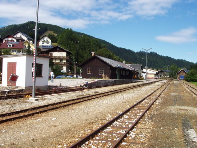 La gare de Lunz am See vue vers Kienberg-Gaming