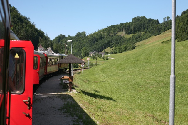 Arrêt du train à la halte de Mirenau
