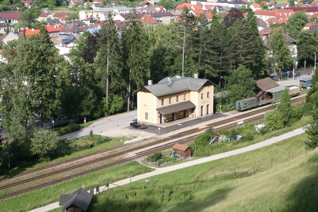 Vue générale surplombante de la gare de Waidhofen Lokalbahn